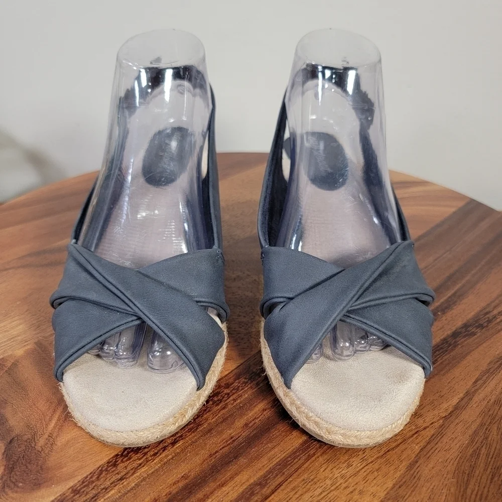 Easy Street Women's Wedge Espadrilles Sandals Size 8 Sling Back Faux Leather